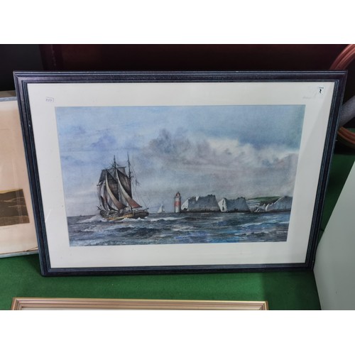 194 - Collection of 5x pictures in various mediums inc a pastel drawing of a seascape, watercolour of a gy... 