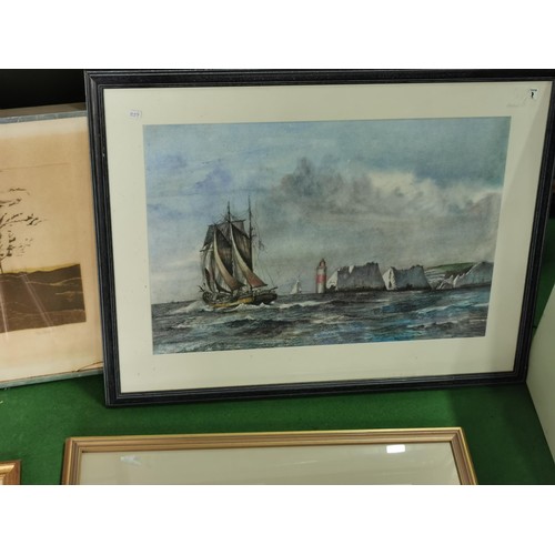 194 - Collection of 5x pictures in various mediums inc a pastel drawing of a seascape, watercolour of a gy... 