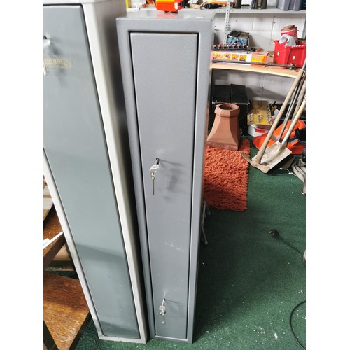 410 - 2x Lockable steel cabinets, 1 with a quantity of shooting accessories inc shellbelt, gun cleaning eq... 