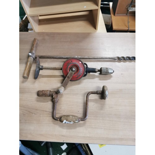 421 - Collection of 3x vintage tools inc 2x belly drills and hand held auger. Auger measures 69cm