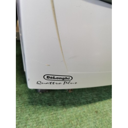 445 - Delonghi calagas portable heater - complete with gas adapter