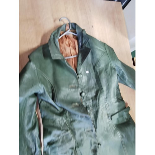 467 - Vintage green leather ladies jacket size 38