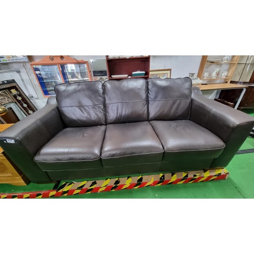 479c - Very well made leather 3 seater settee, in very good condition looks hardly used, oversized arms, le... 