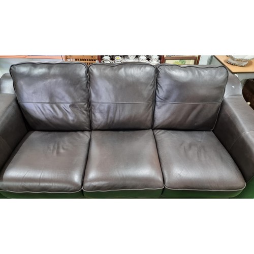 479c - Very well made leather 3 seater settee, in very good condition looks hardly used, oversized arms, le... 