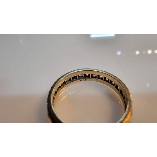 262 - 9ct. yellow Gold full eternity ring with genuine clear quartz stone all around. In good condition. S... 