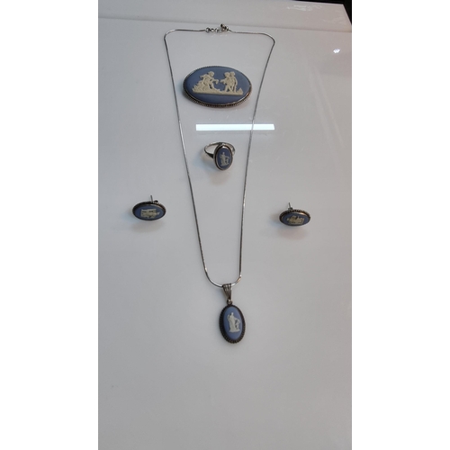 278 - Good matching 925 Silver Wedgwood Jasperware jewellery set including a pendant & a 22