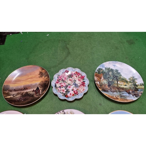 330 - Quantity of 15x various collectable plates including 4x Davenport plates, 4x Paragon plates etc. All... 