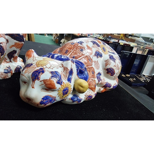 346 - Collection of 4x large vintage Japanese Imari hand painted cat figures. Including a matching pair wi... 