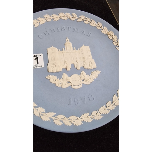 351 - Pair of Wedgwood blue Jasperware Christmas plates - Horse Guards 1978, Windsor Castle 1969.