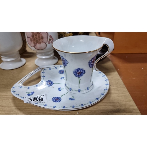 389 - Large quantity of collectable stoneware & china including a pair of matching Denby goblets, Royal We... 