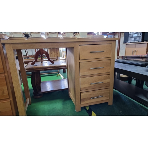 483 - Good quality modern solid oak dressing table / desk with four drawers. In excellent clean condition ... 