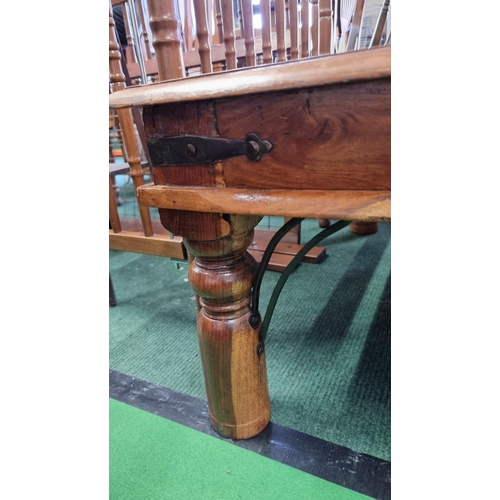 501 - Very large sheesham wood coffee stable with iron mounts. Measures 41cm height, 134cm length, 90cm wi... 