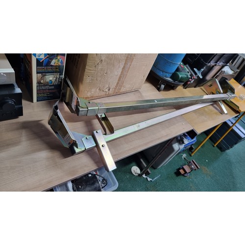 3 - Pair of heavy duty roof rack system bars by trukrax in excellent condition length 145cm