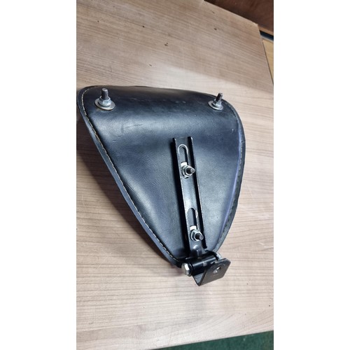 29 - Vintage good quality leather bike seat in good clean condition has a length of 31cm width 25cm