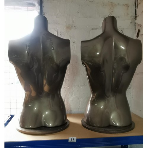 87 - 2x mannequin torso's on a swivel base. Measures 66cm height x 31cm width