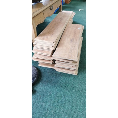 102 - Large quantity of engineered oak (click together) laminate flooring. Largest measures 127.5cm length... 