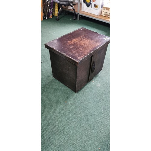 104 - Antique oak coal scuttle box with metal liner inside, some decoration missing on the top otherwise i... 