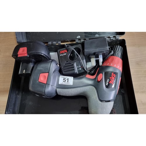51 - Skil Smartset cased cordless drill 14.4v in good working condition with a spare battery