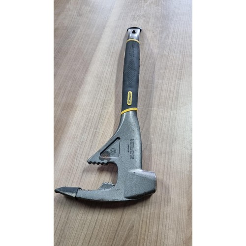 54 - Stanley Fatmax XL 55-099 good leveraging tool for removing floorboards etc