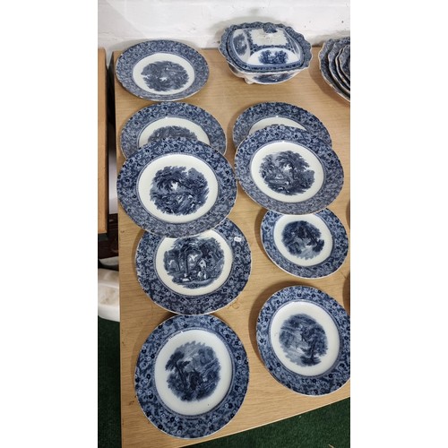 250 - Approx 33 pieces of antique blue and white Malvern pattern A. E. Jones & Co ( Albert Edward Jones) p... 