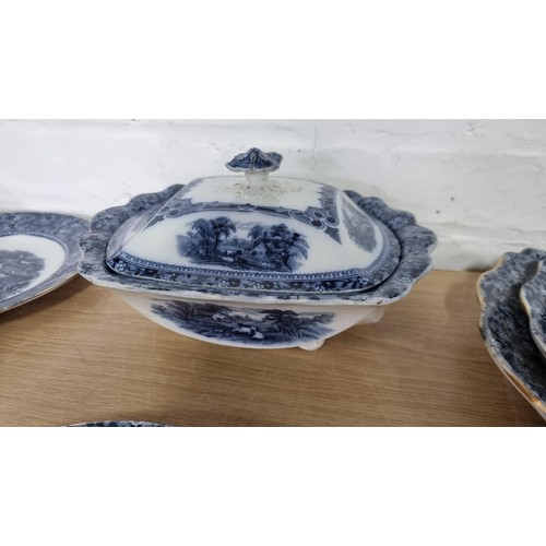 250 - Approx 33 pieces of antique blue and white Malvern pattern A. E. Jones & Co ( Albert Edward Jones) p... 