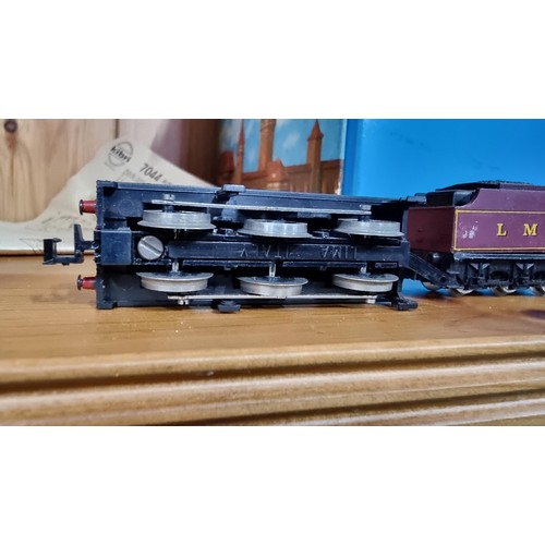 264 - Vintage Lima Italy locomotive and carriages HO gauge locomotive number 4683