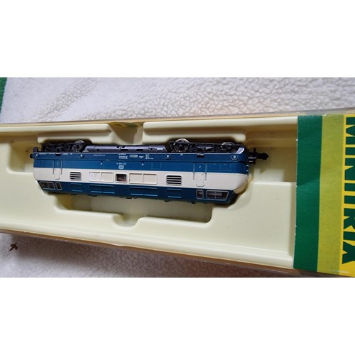 265 - Boxed Minitrix 2079 diesel locomotive N gauge in good condition