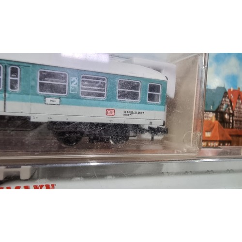 267 - Fleischmann N gauge locomotive and passenger cars 8143K, 8144K, 8145K all in excellent condition in ... 