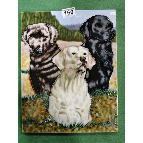 160 - Ceramic painted standing picture tile of 3 Labrador dogs, excellent quality and in good condition