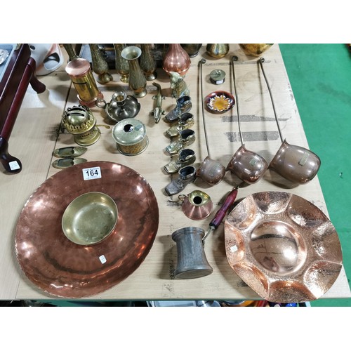 164 - Large quantity of highly decorative brass and copperware inc 2x hand beaten bowls in copper, set of ... 