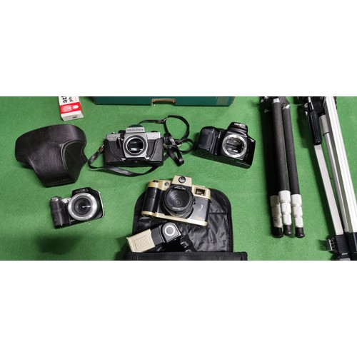 214 - Large quantity of vintage cameras and accessories inc 2x tripods etc