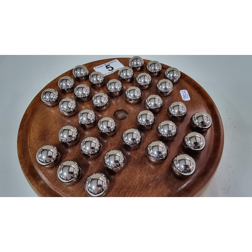 5 - Vintage vintage solid wood solitaire board along with 32 solid balls in excellent condition diameter... 