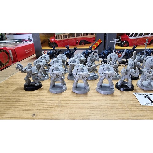 14 - Approx 41 plastic Warhammer fantasy game figures some are painted some are unpainted in good conditi... 