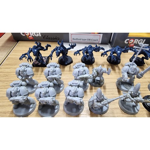 14 - Approx 41 plastic Warhammer fantasy game figures some are painted some are unpainted in good conditi... 