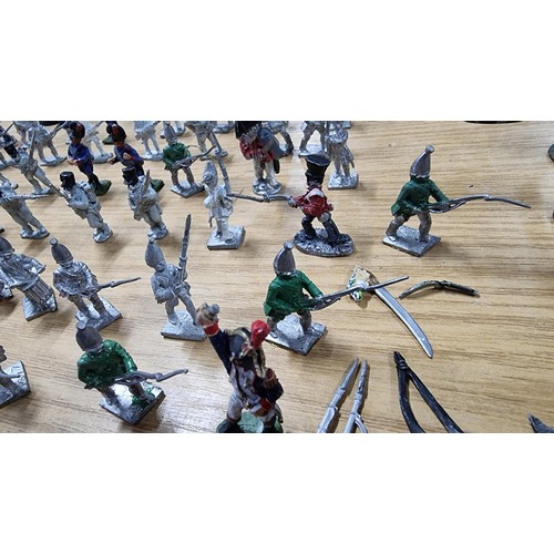 19 - Large quantity of 50x metal soldier figures inc a quantity that are unpainted various makers marks s... 