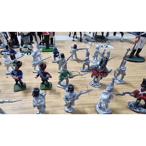 19 - Large quantity of 50x metal soldier figures inc a quantity that are unpainted various makers marks s... 