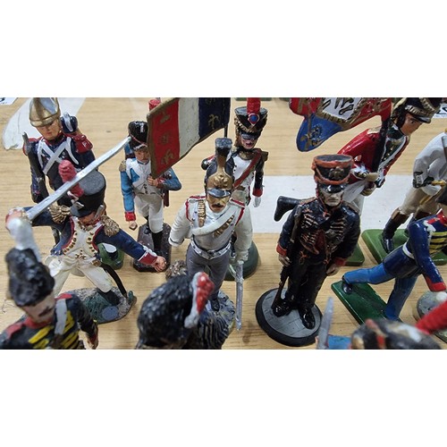 20 - Quantity of 16x metal hand painted soldiers presenting excellent detail inc 3 flag bearers various m... 