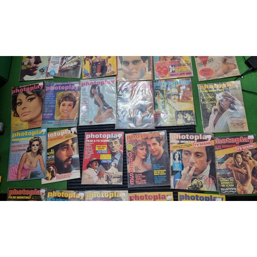 81 - Approx. 50x various vintage film related magazines inc Photoplay, Film Illustrated, Film Fun etc inc... 