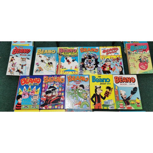 140 - 33x Vintage The Beano book annuals dating from 1960s to 1990s.