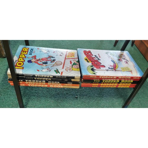 148 - Quantity of 40x vintage Annuals of The Beezer and The Topper books from 1960s to 1990s.