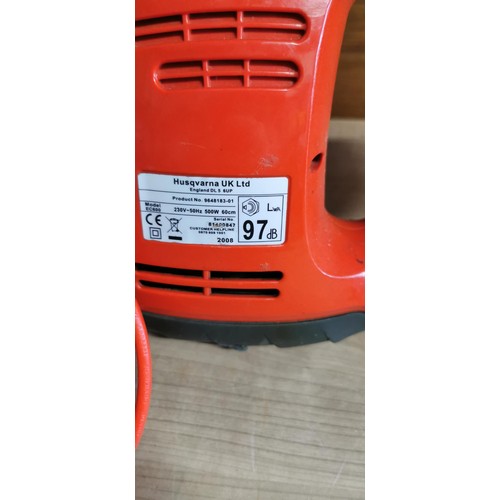 178 - Husqvarna Flymo Easicut 600XT 230v, 500w electric hedge trimmer