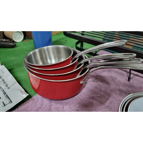 123 - Quantity of good kitchen items inc 2x pan sets inc a red set by Viners both in excellent condition w... 