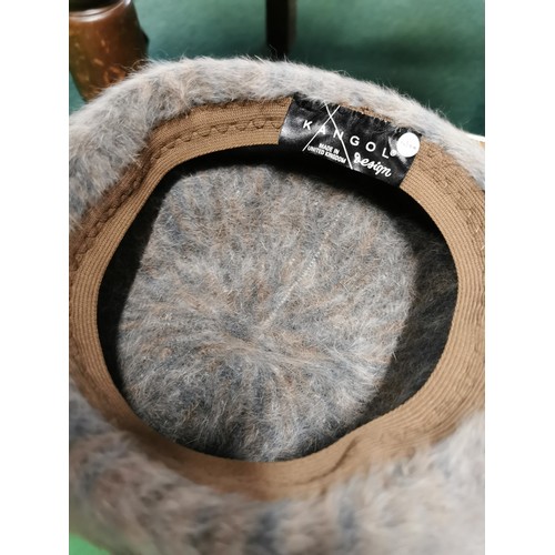 229 - 4x vintage ladies fashionable fur hats, inc. 2x real fur, 2x faux fur, two of the hats is Kangol. Ex... 