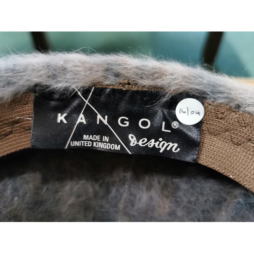 229 - 4x vintage ladies fashionable fur hats, inc. 2x real fur, 2x faux fur, two of the hats is Kangol. Ex... 