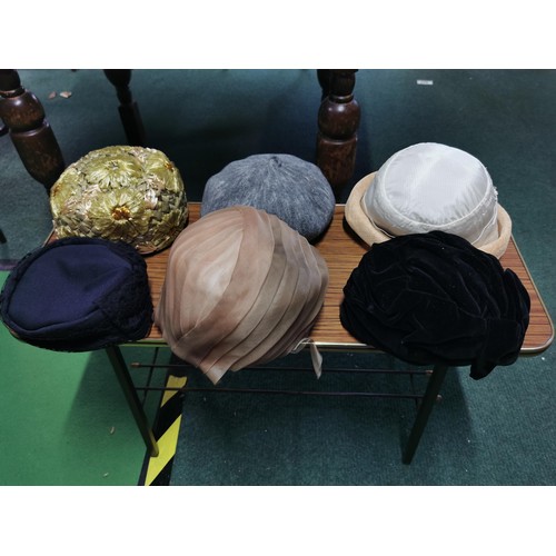 230 - 6x vintage ladies excellent quality fashion hats. 2x hats are unfinished.