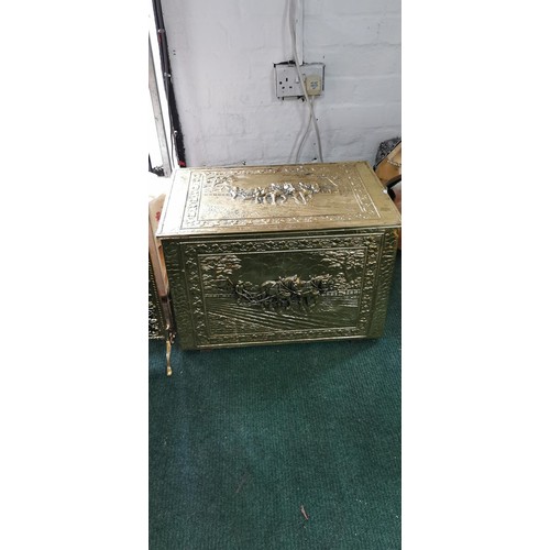 529 - Very ornate vintage brass embossed fire screen & log box, with intricate details.