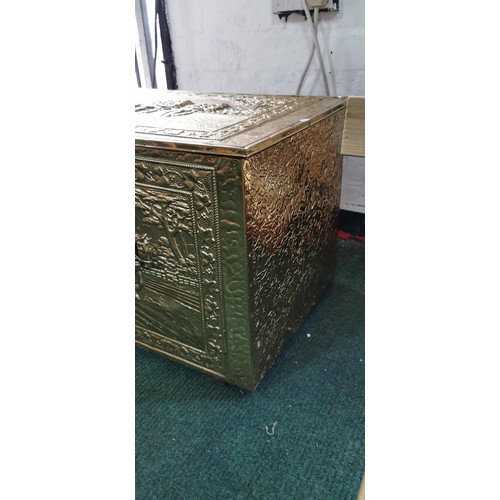 529 - Very ornate vintage brass embossed fire screen & log box, with intricate details.