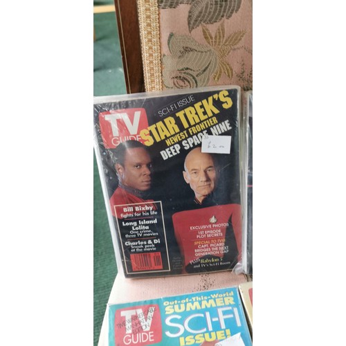 252 - Qty of vintage TV Guide books mostly on Star Trek.