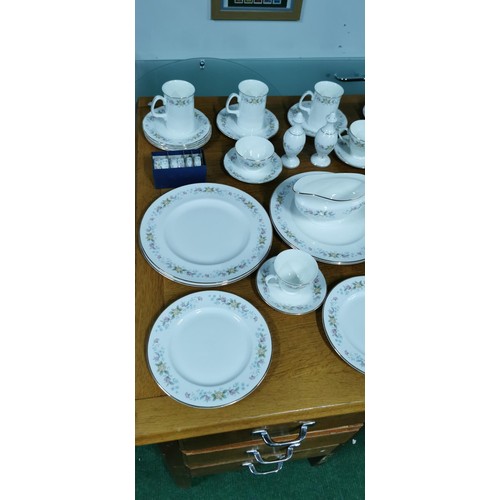 129 - 65 piece comprehensive Mayfair china dinner  / tea set in good order comes with two different napkin... 