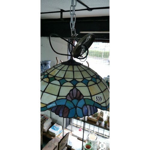 539 - Tiffany style ceiling lamp fitting with a 41cm diameter shade fab condition nice and vibrant colours